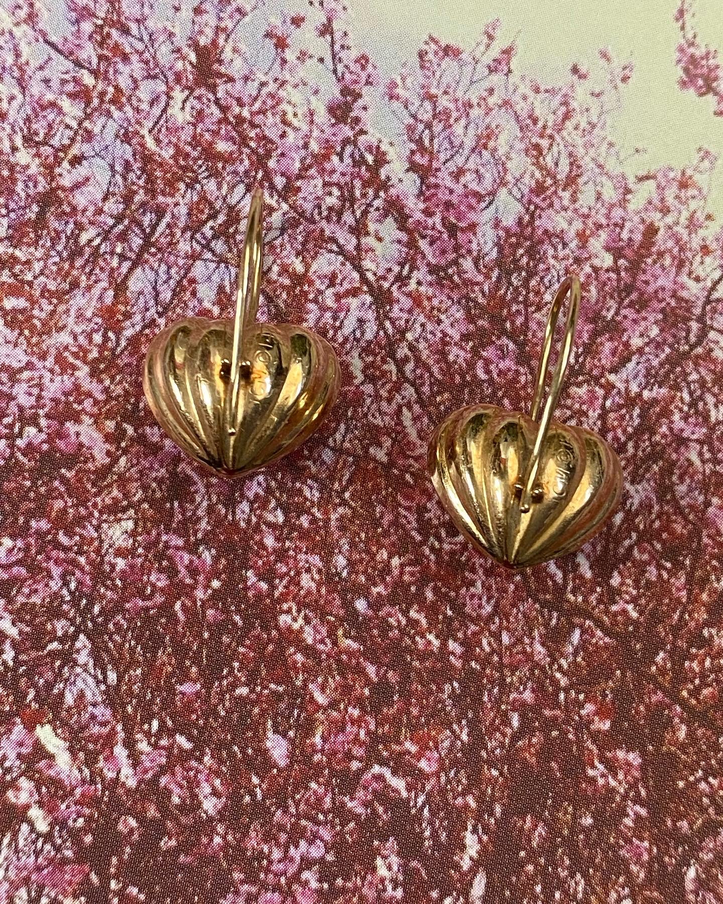14k Scalloped Puffy Heart Dangles