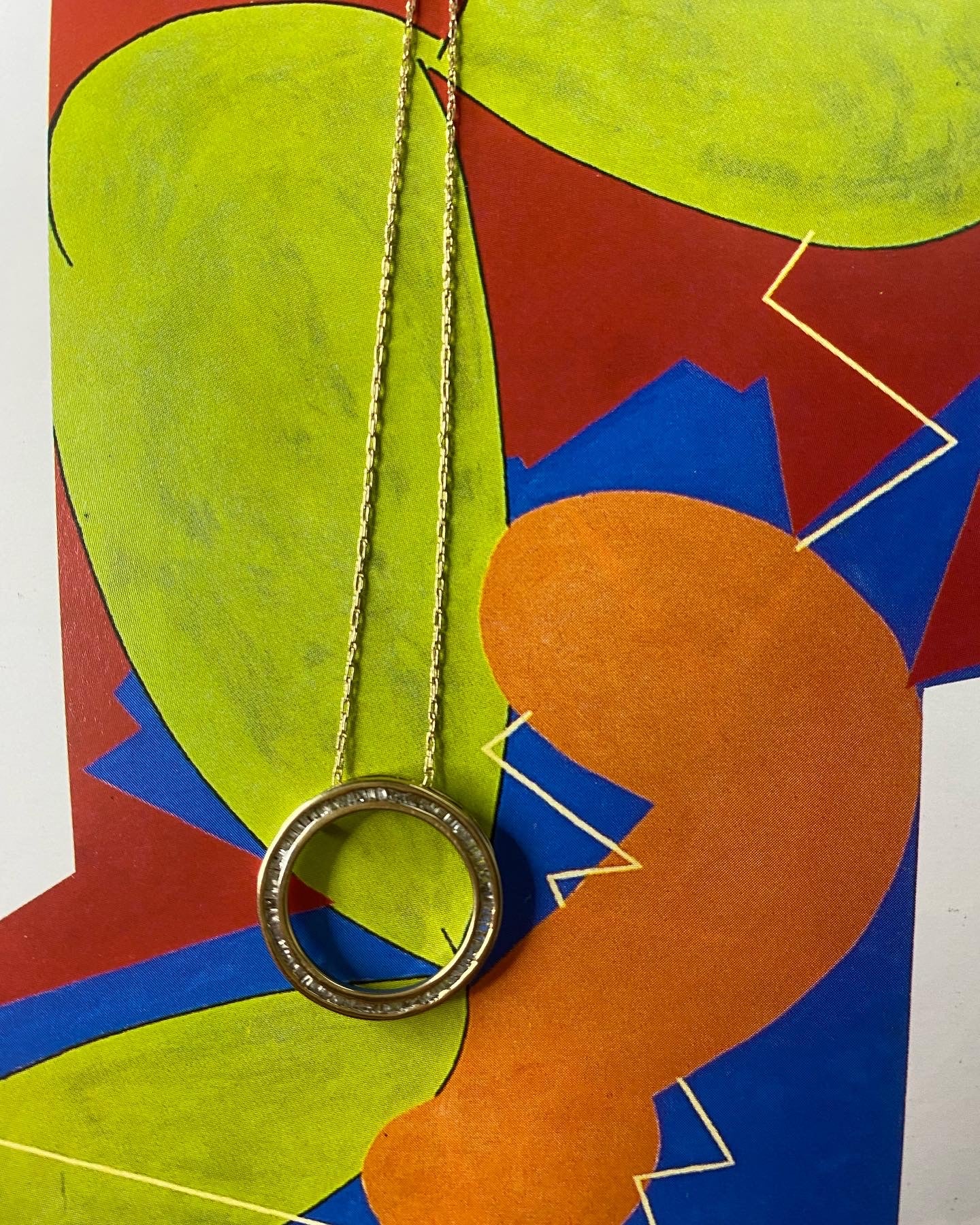 10k Circular Diamond Pendant and Chain