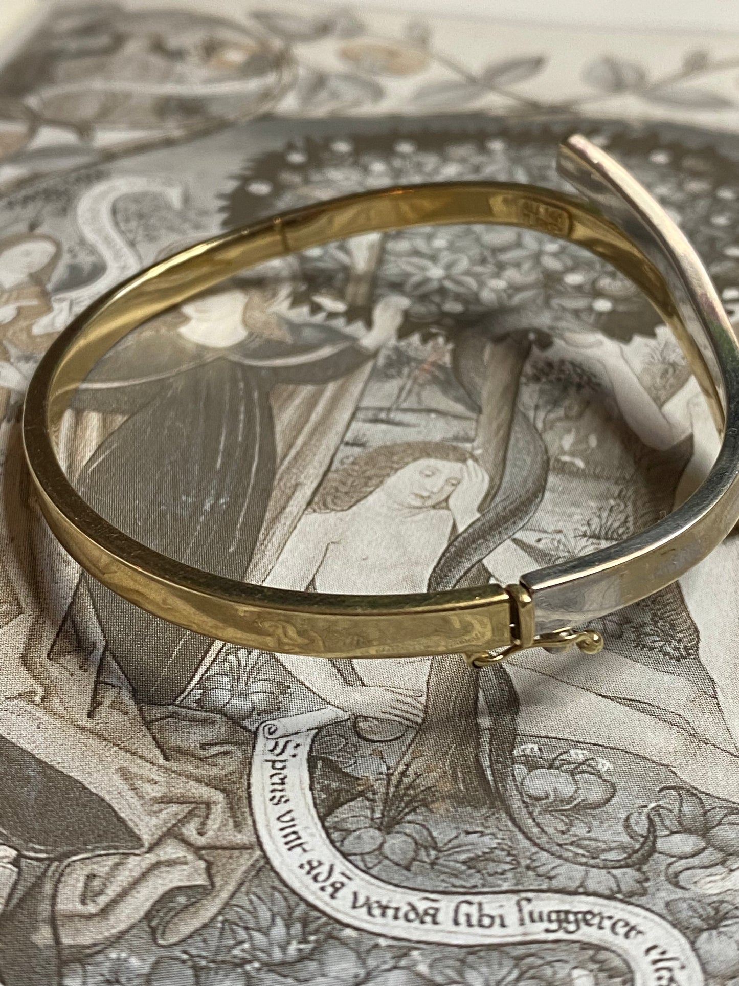 14k Two-tone Hinged Bangle