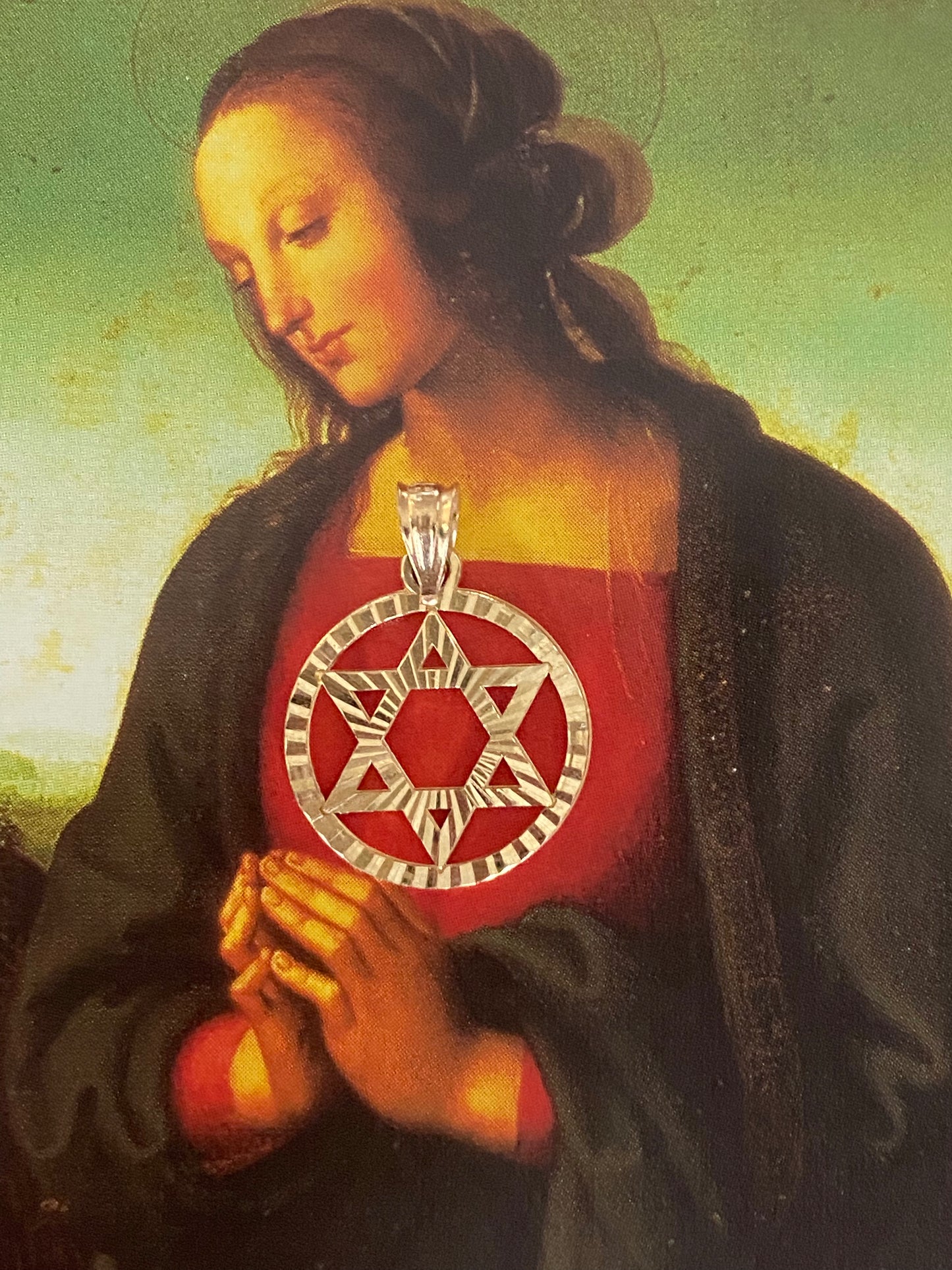 14k Star of David in Circle