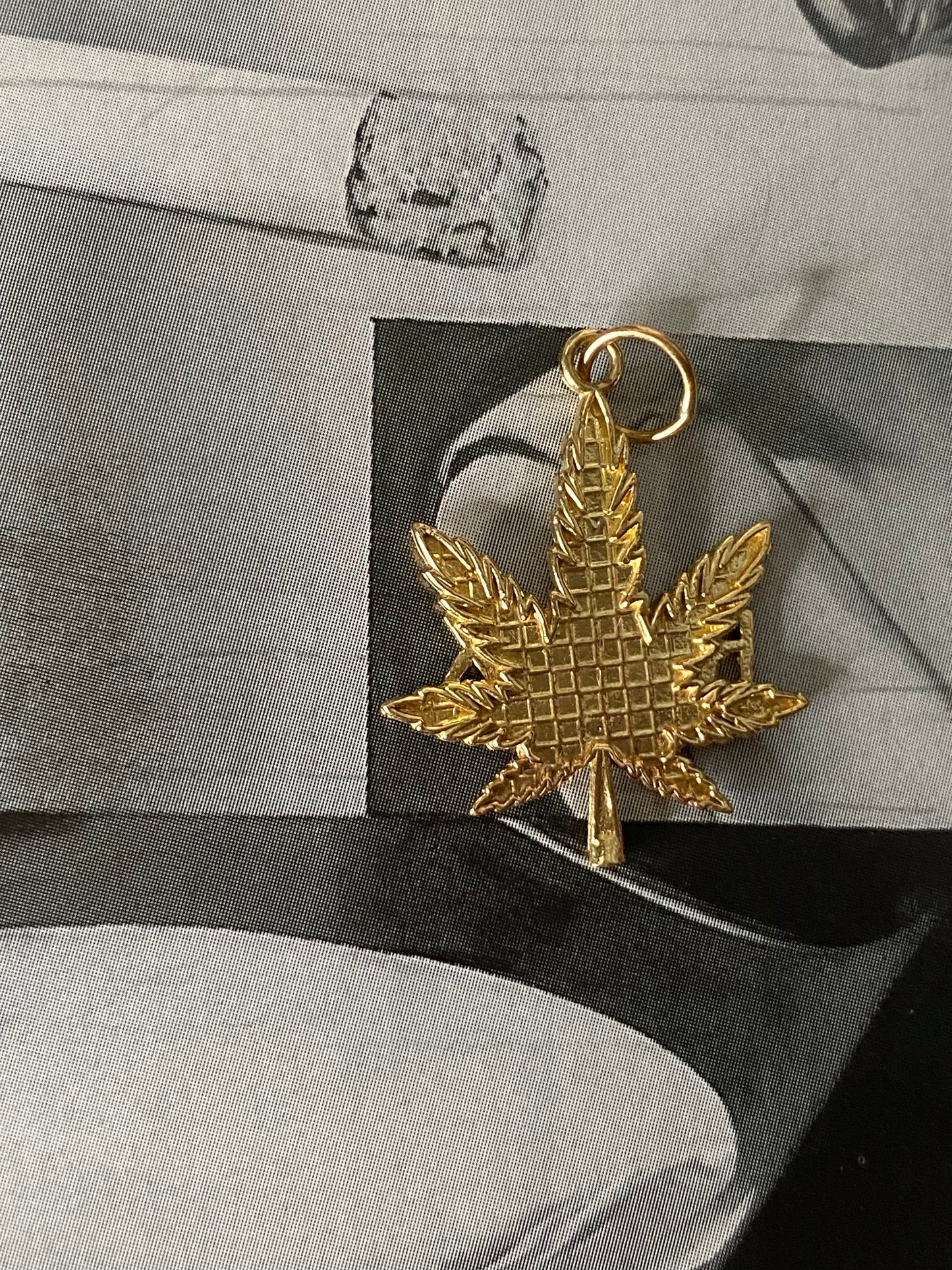 14k RELAX Sweet Leaf Charm