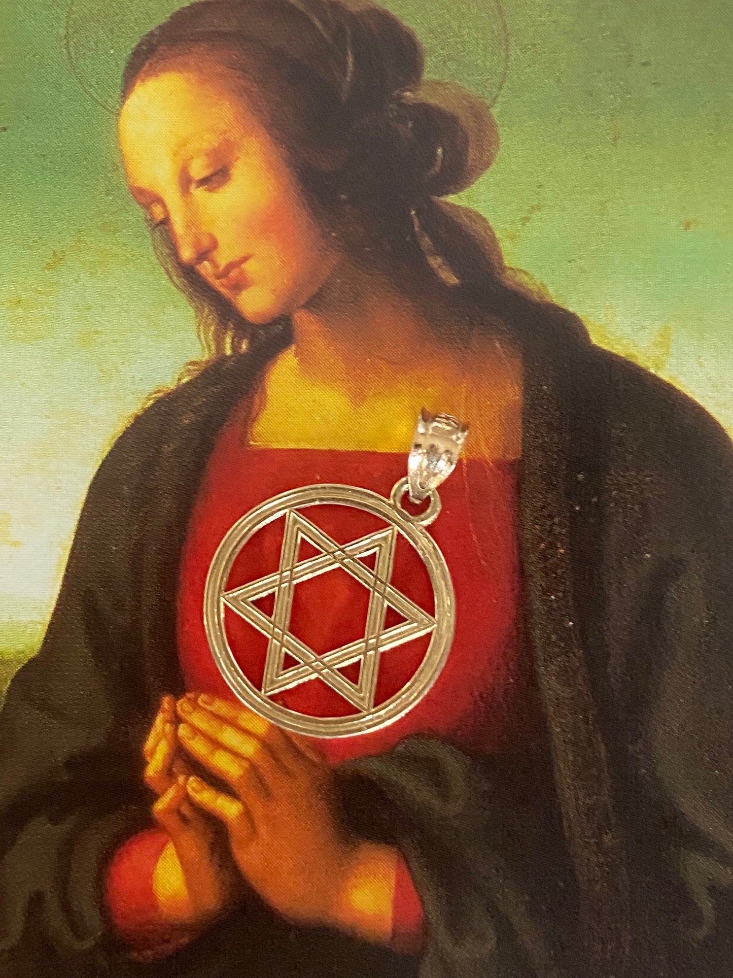 14k Star of David in Circle