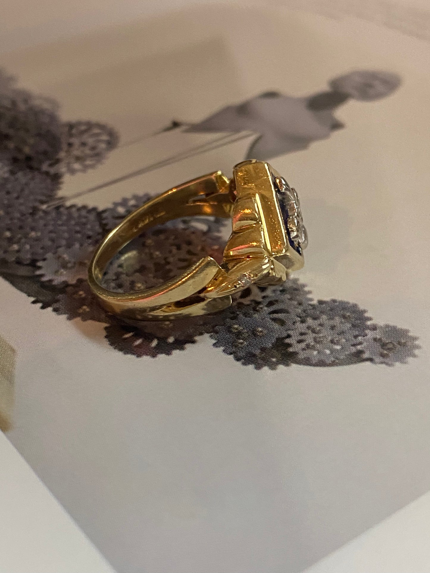 Diamond & Enamel Split Shank Ring