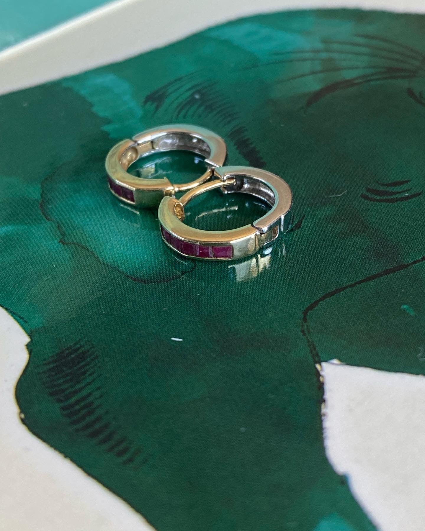 10k Reversible Ruby Huggies