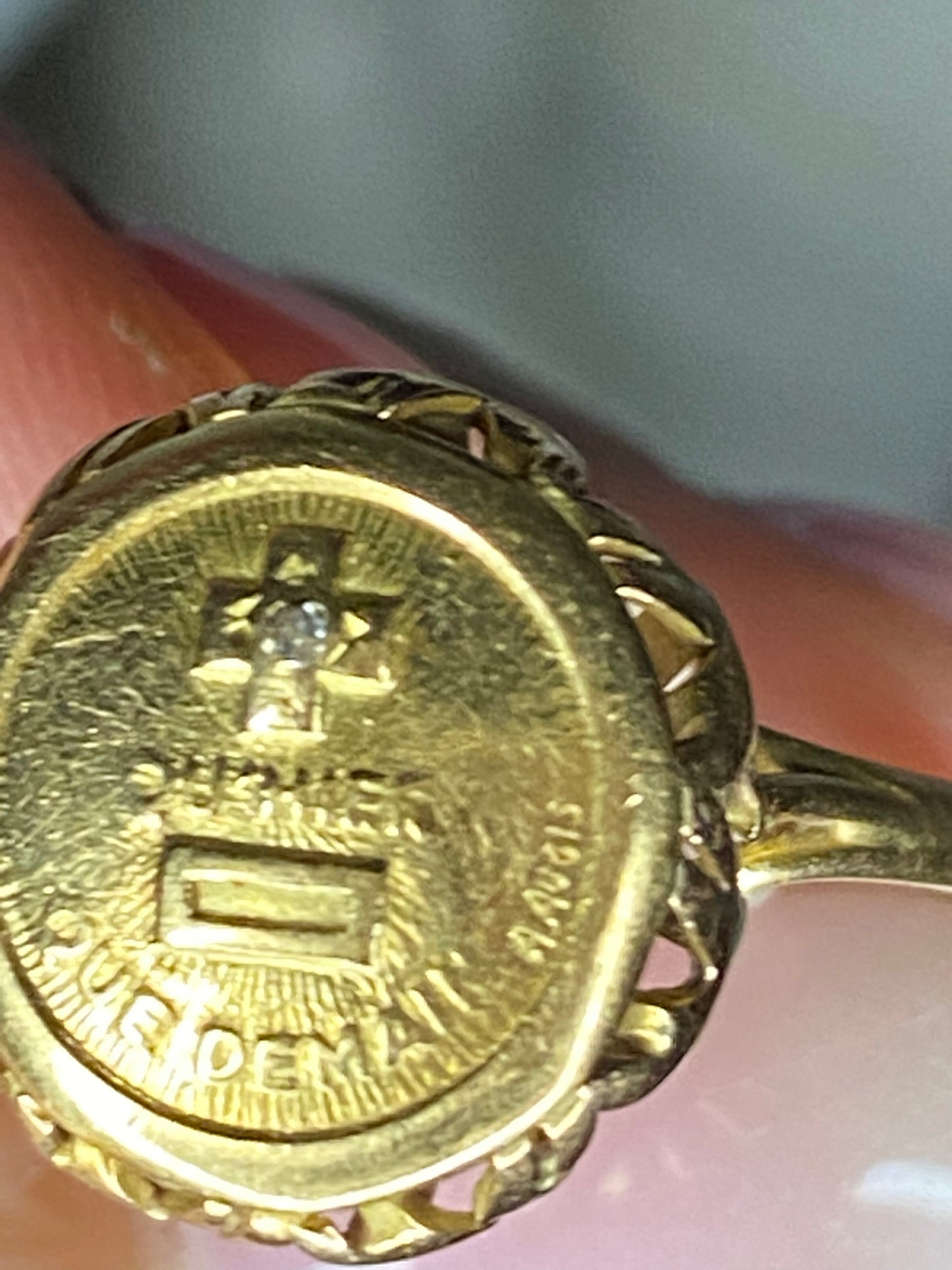Augis Médaille D’amour Signet Ring