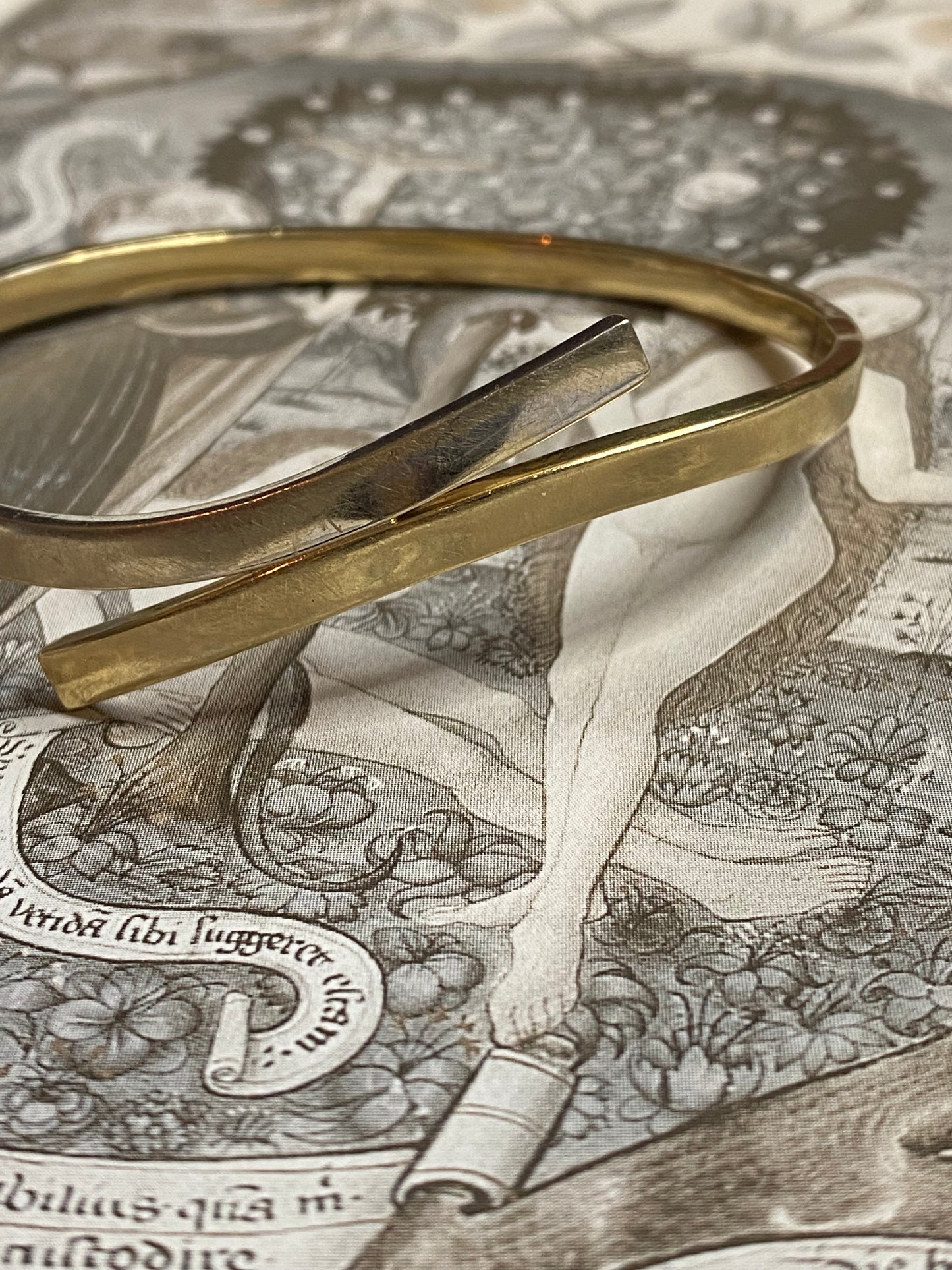 14k Two-tone Hinged Bangle