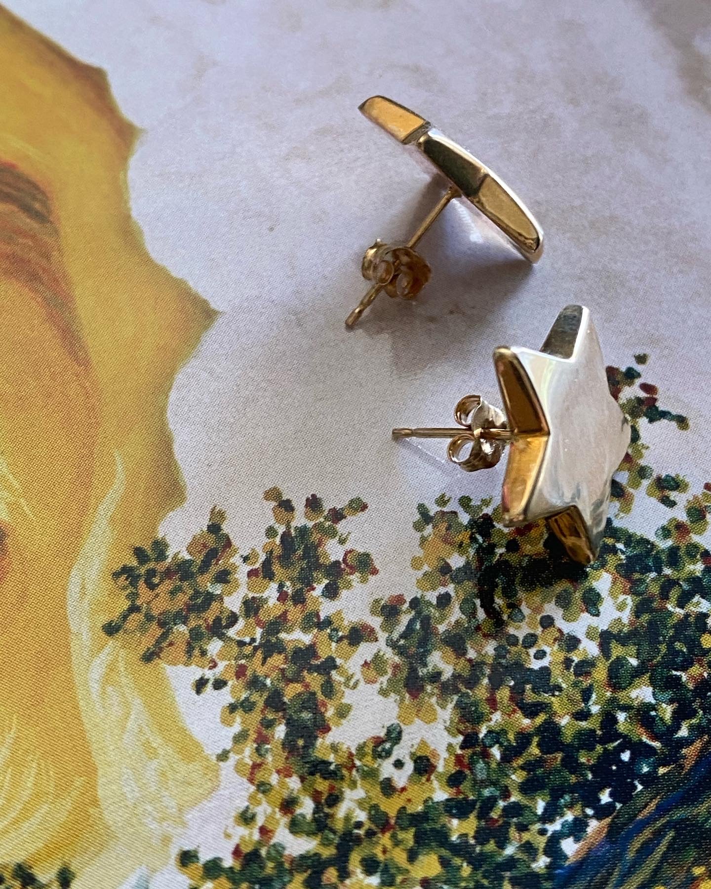 14k Puffy Star Earrings