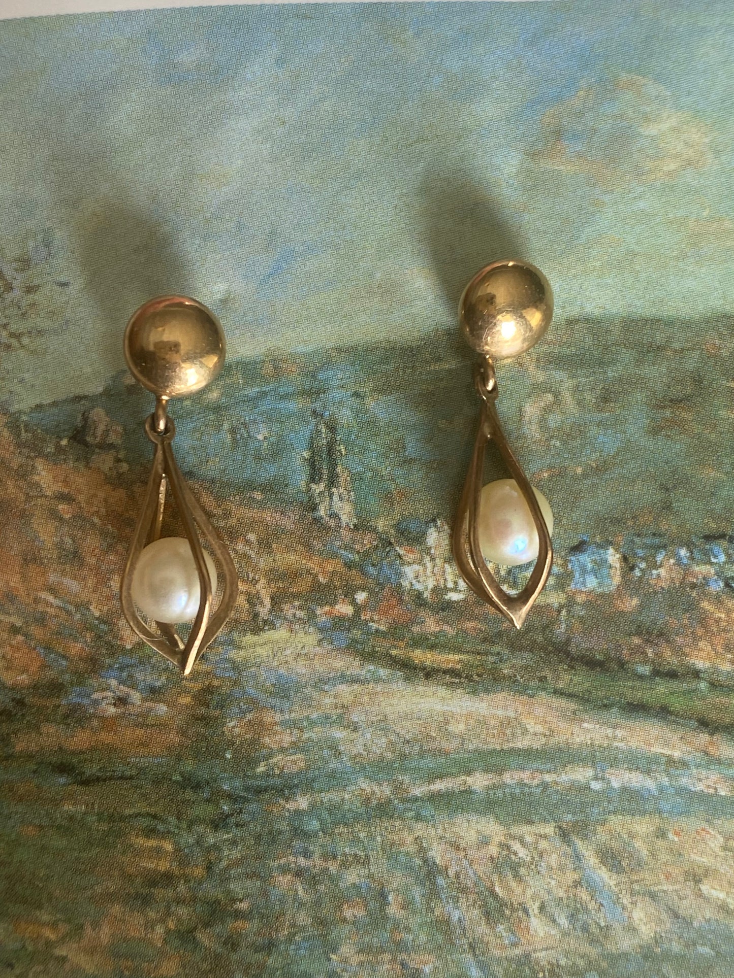 Dangling Pearl Earrings