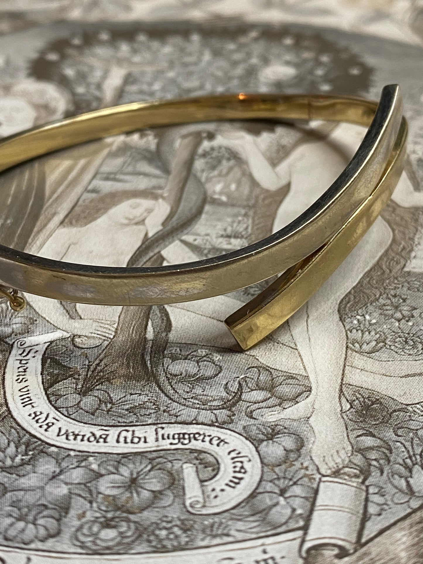 14k Two-tone Hinged Bangle