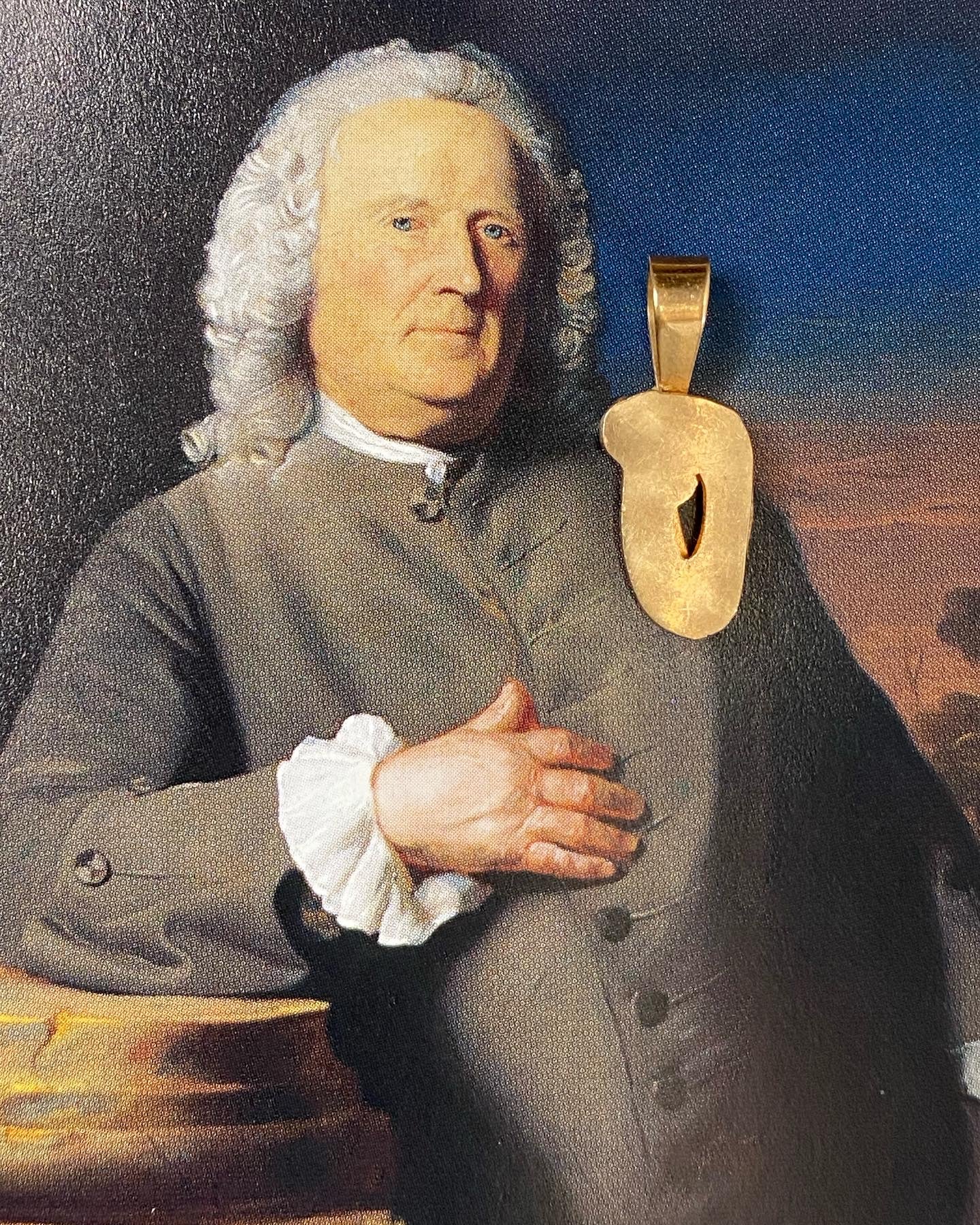 14k O Script Diamond Pendant