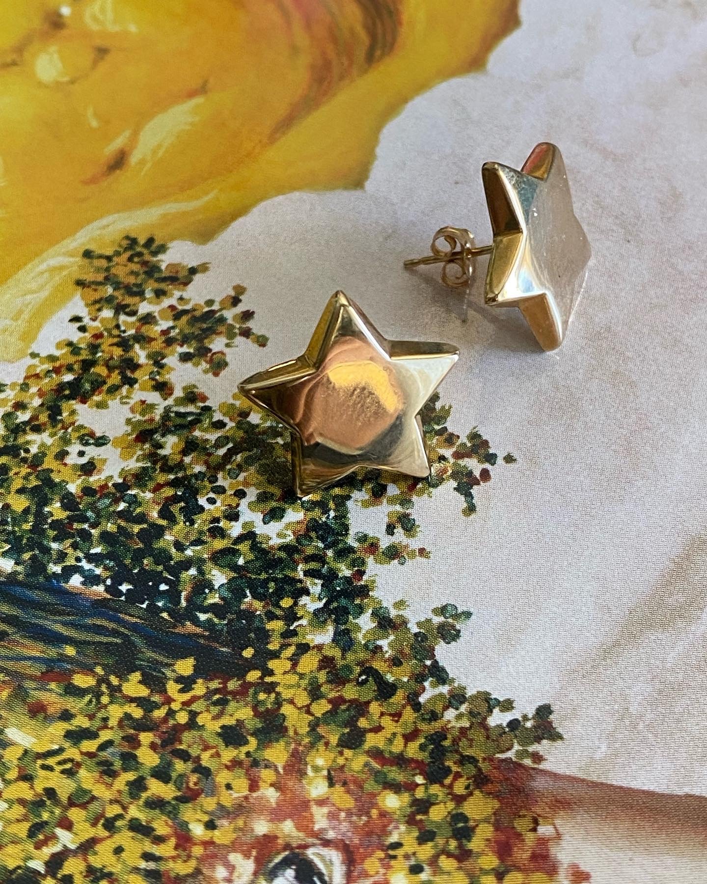 14k Puffy Star Earrings