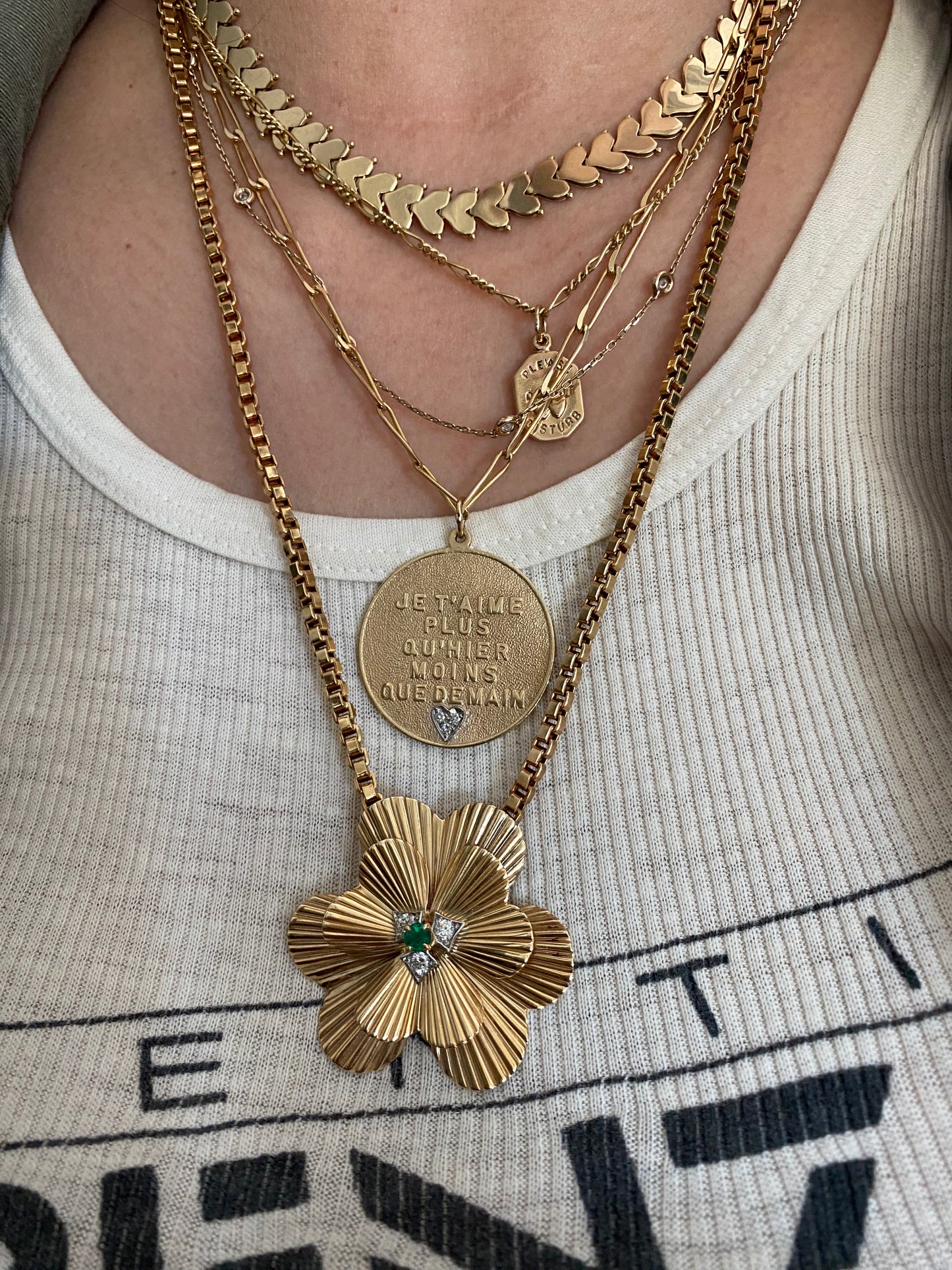 14k Engine Turned Flower and Chain