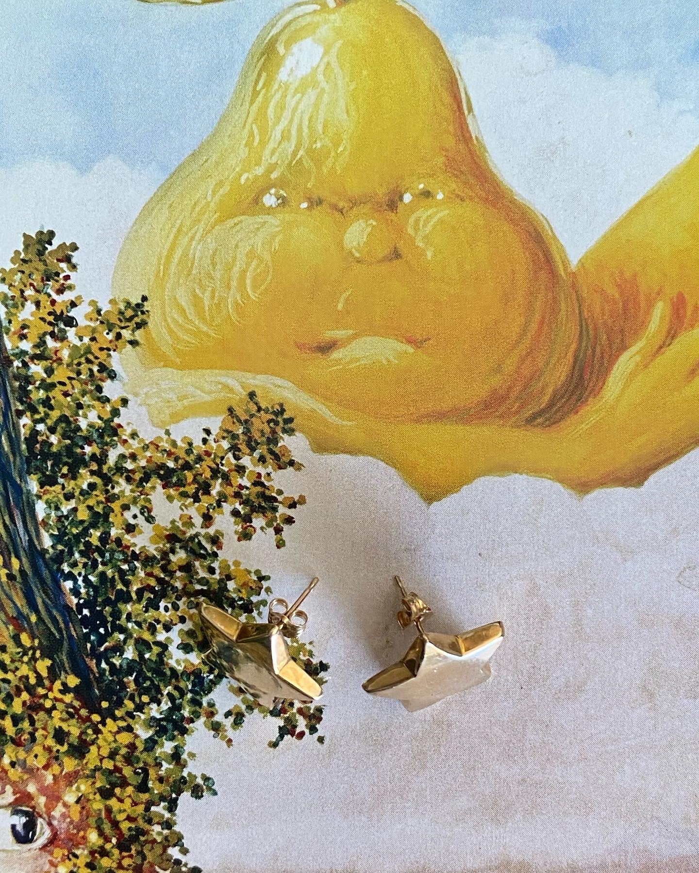 14k Puffy Star Earrings