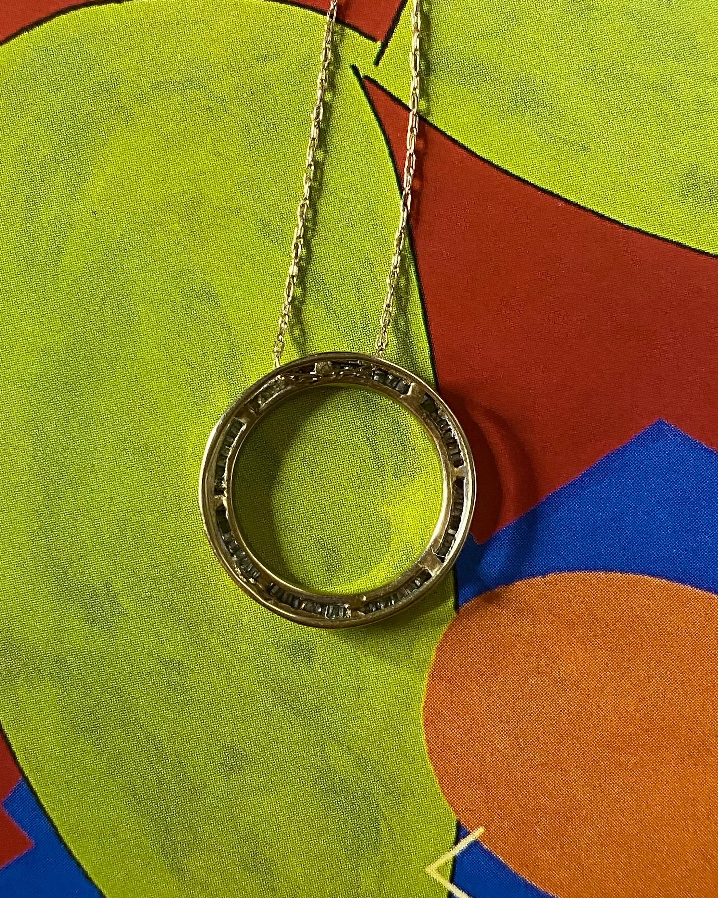 10k Circular Diamond Pendant and Chain