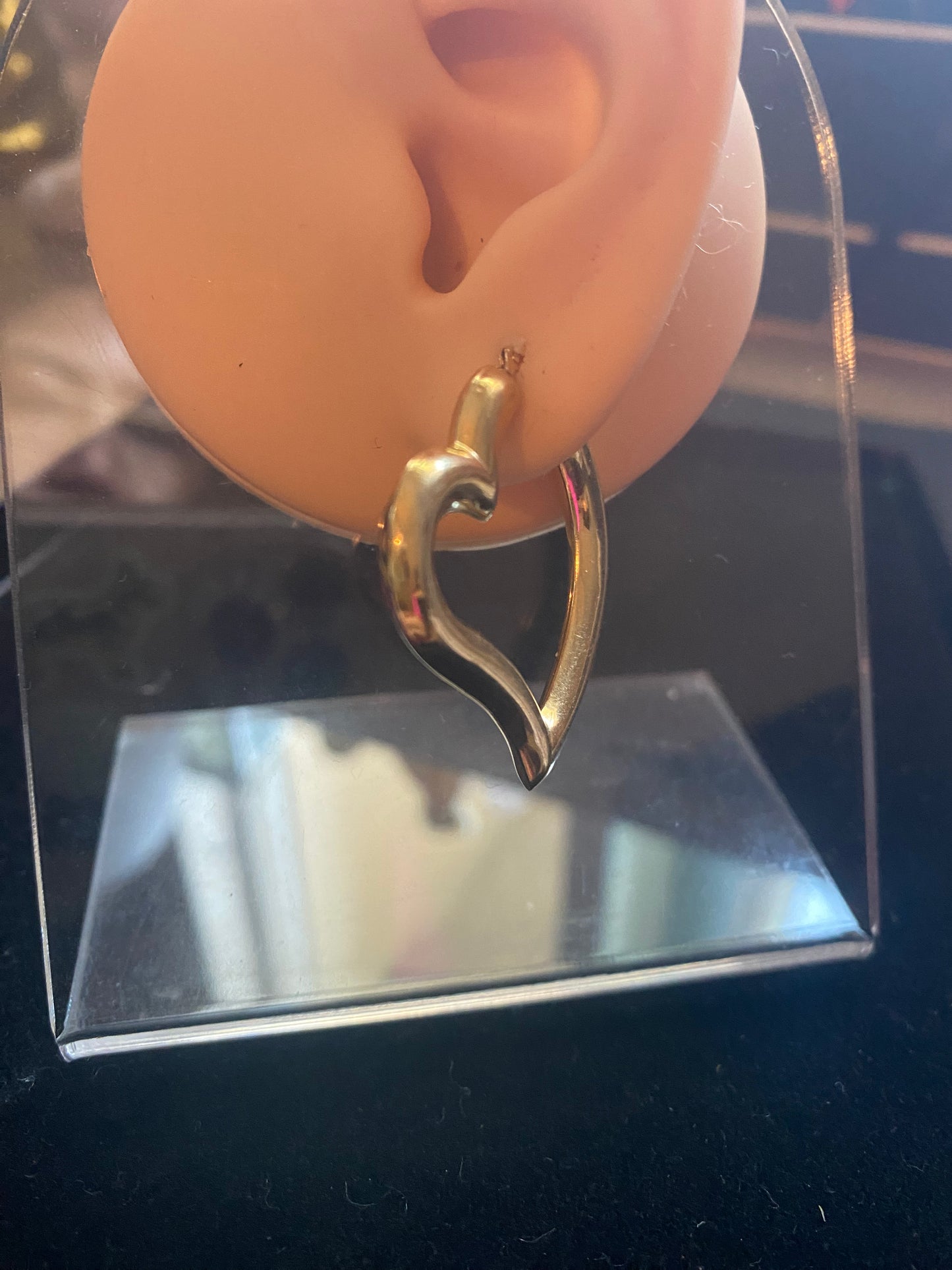 14k Heart Hoops