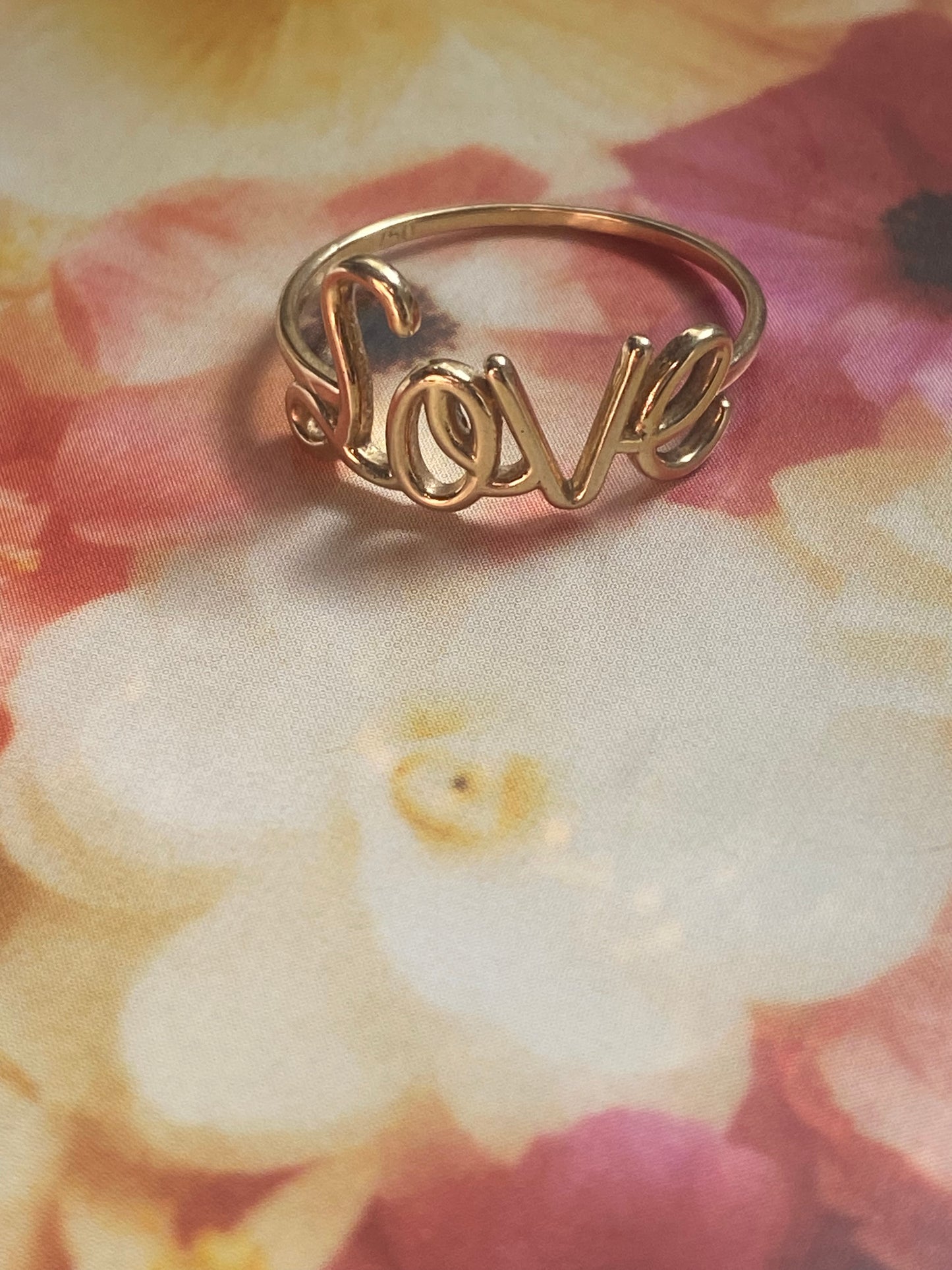 18k Love Ring