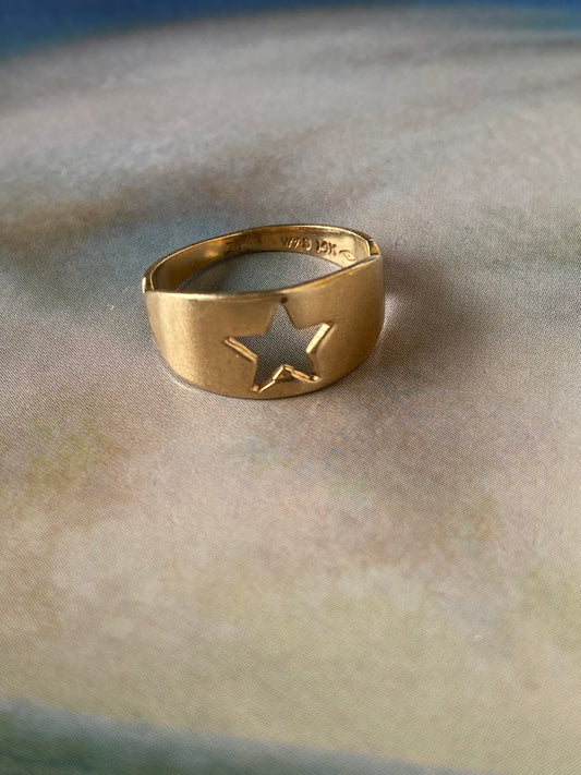 14k Star Cutout Ring