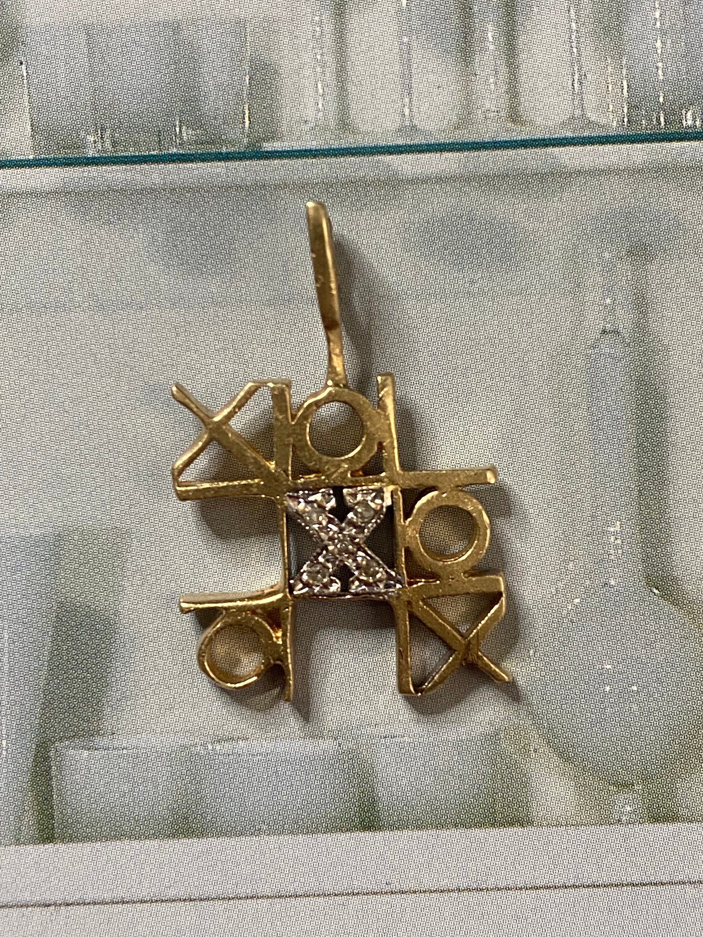 10k Tic Tac Toe Pendant