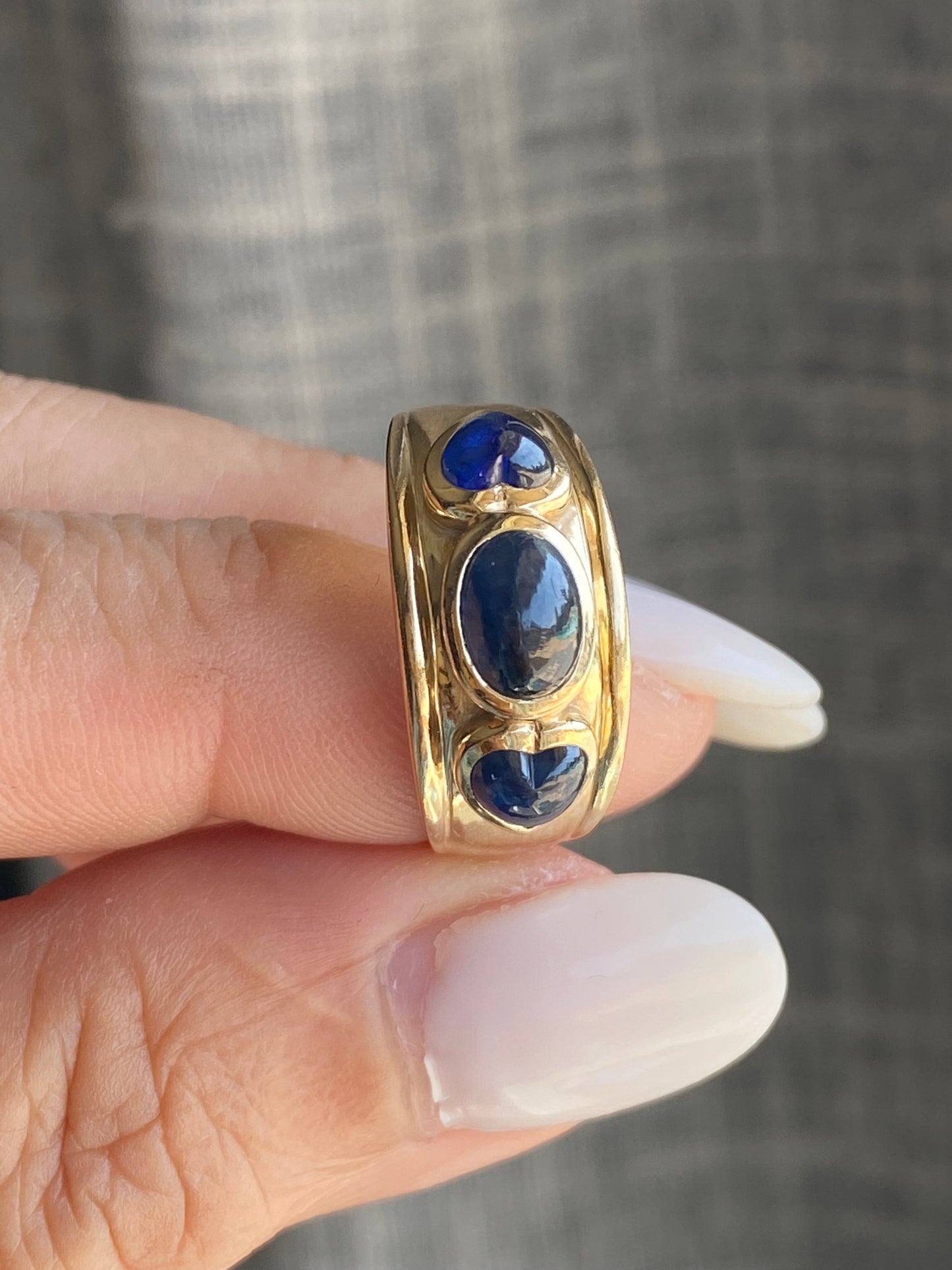 Ceylon Sapphire Cabochon Ring