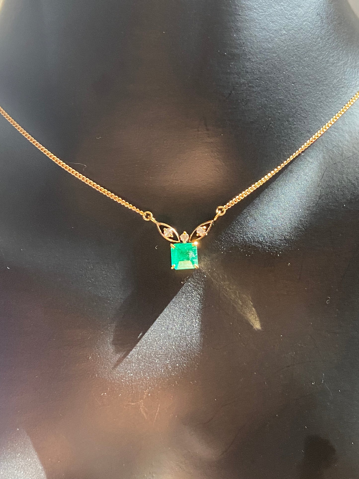 18k Emerald on a Chain