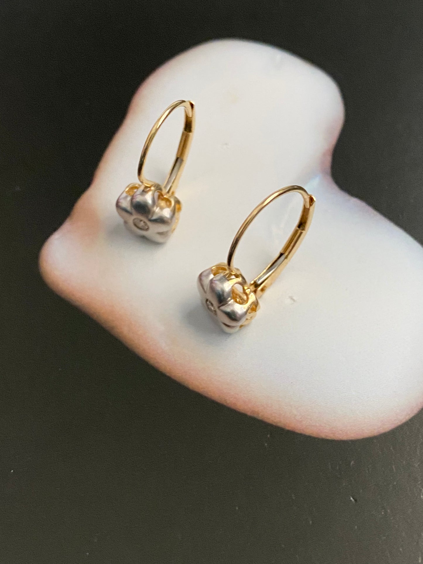 14k WG/YG Flower Earrings